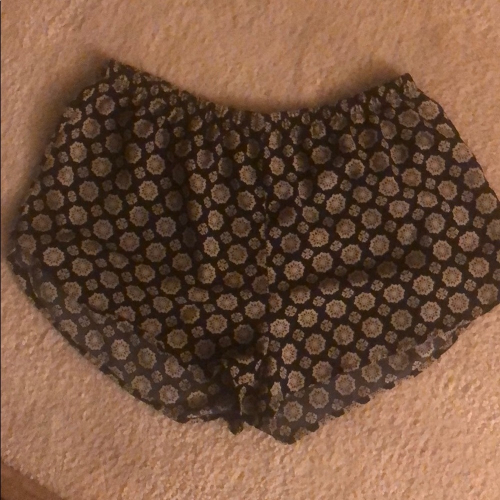 Short -ambiance apparel- size Large ❗️